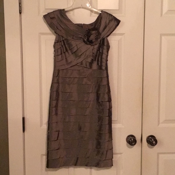 Formal dress w matching clutch - Picture 1 of 6